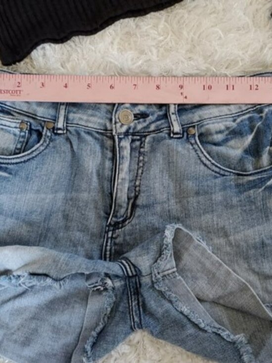 bebe Addiction Women's Jean Shorts Size 25 Light Blue Denim Cutoffs Fray Outdoor - Picture 9 of 14